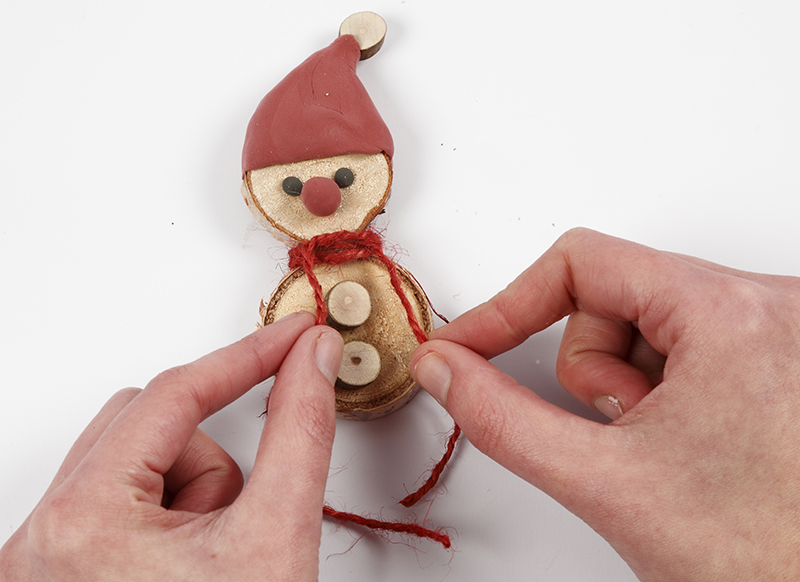 Knutselidee / Knutseltip: Kerstkabouters van houten schijven