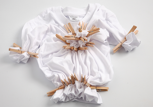 Knutselidee / Knutseltip: Een gebatikt t-shirt