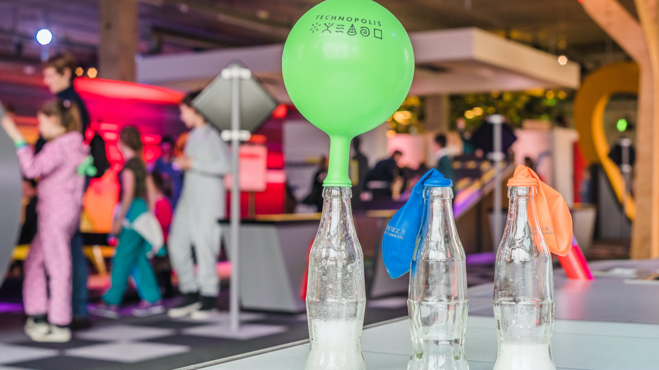 Ballonnen die zichzelf opblazen