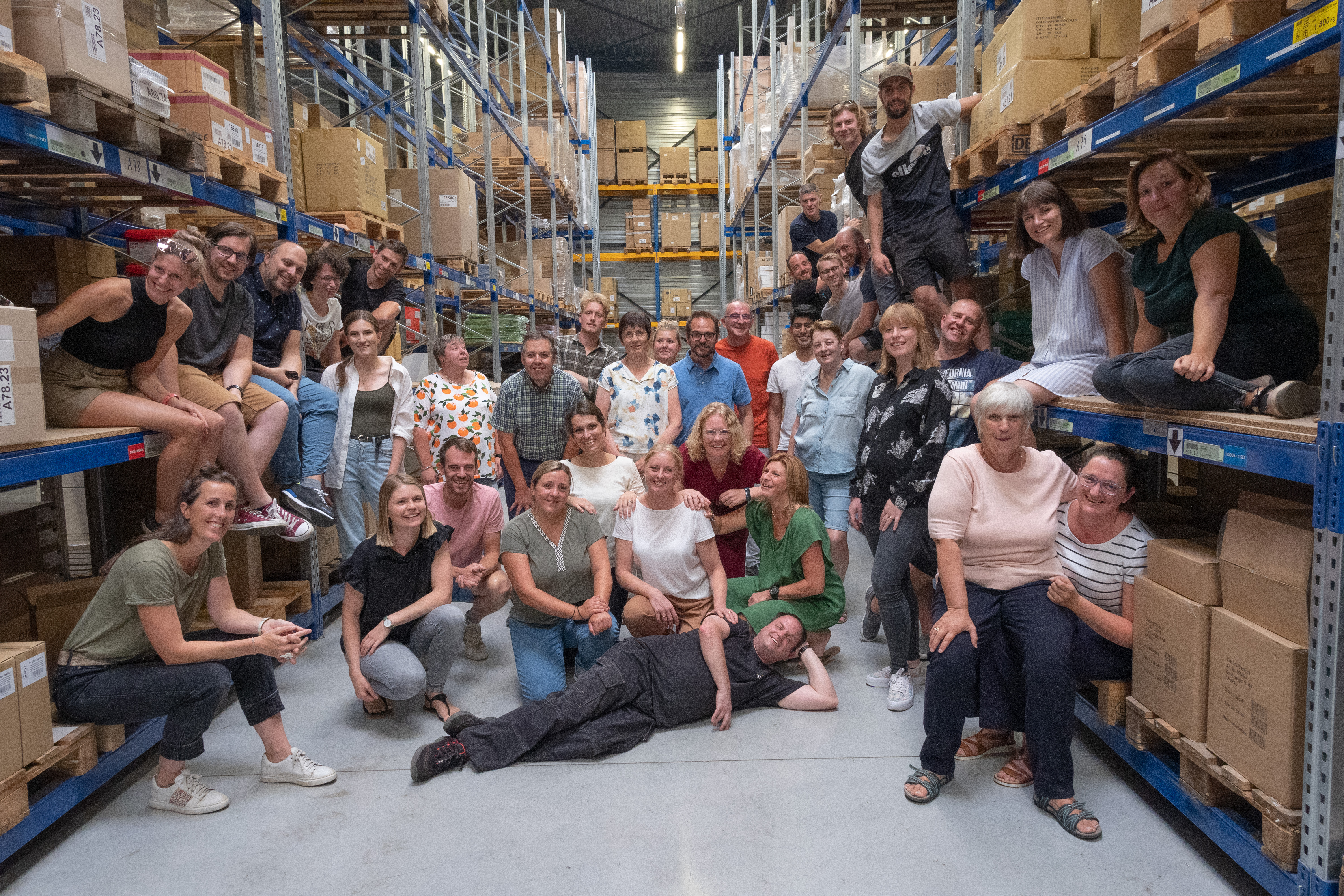 18. Bergen werk én bestellingen verzet in het magazijn