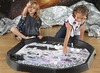 Tafel - speeltafel - actieve wereld - presenteerblad - Tuff Tray - zwart - per stuk