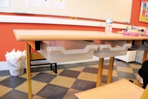 Transparante kisten op glijders set van 2: enkel te bestellen in combinatie met tafels of leerlingentafels.