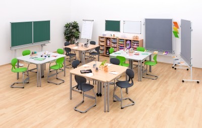 Tafel - Driehoek - 113 cm x 80 cm x 64 cm - onderstel ral 7037 (donkergrijs) - blad beuk - per stuk