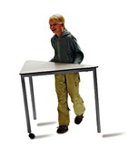 TAFEL - DRIEHOEK - 80 X 80 X 113 CM