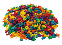 Sensorisch materiaal - gekleurde pasta - letters - alfabet - zak van 225 g