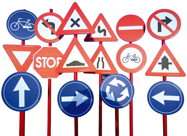Verkeer - verkeersborden - verkeerstekens - basisset - circuit - set van 15 assorti