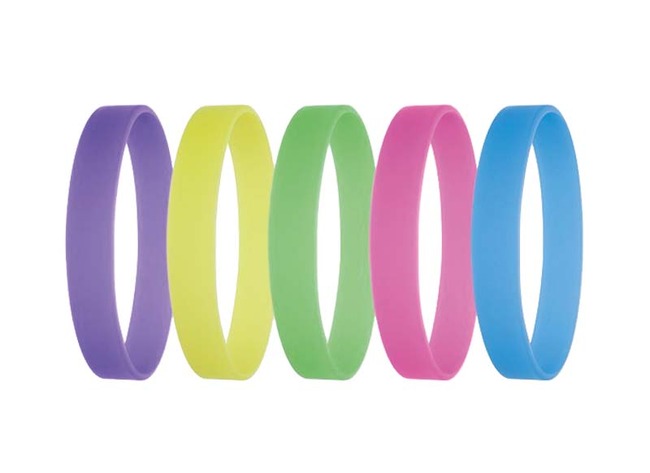 Cadeautje - armbanden - glow in the dark - set van 10 assorti