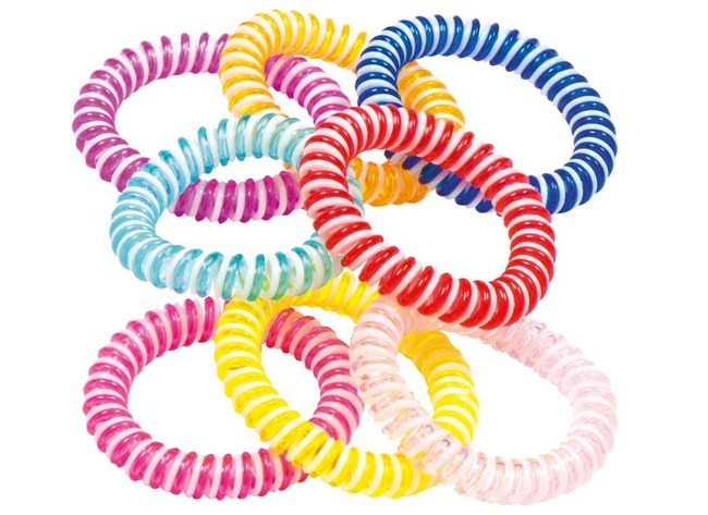 Cadeautje - armbandjes spiraalvormig - assortiment van 8